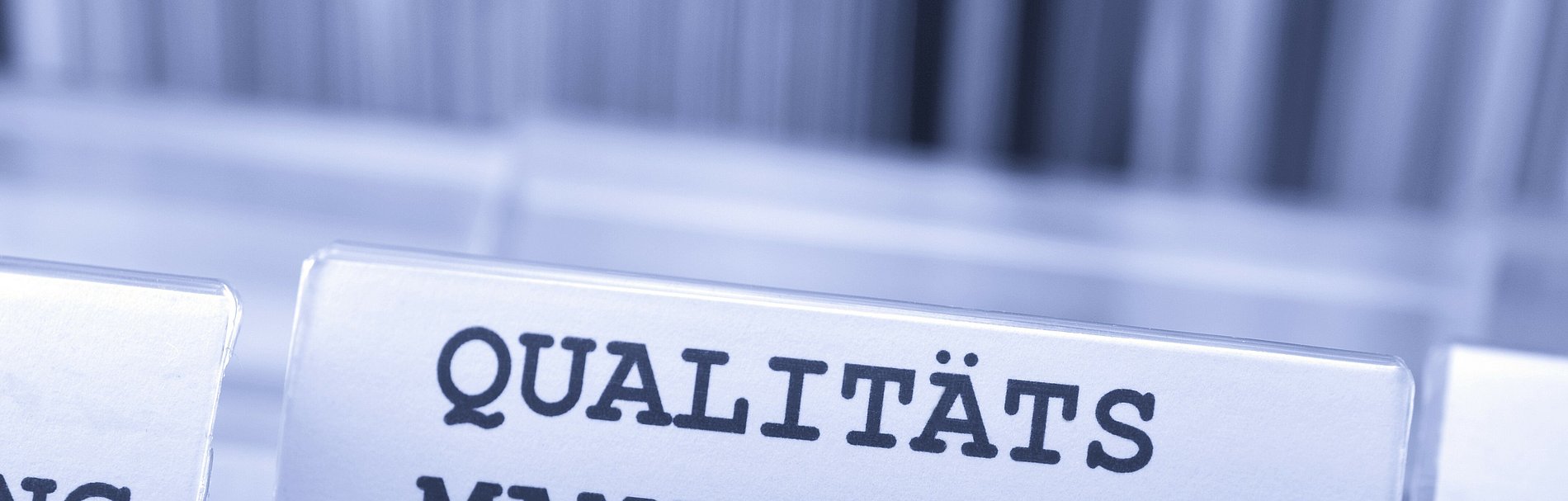 Qualität, Management management, qualität, qualitätsmanagement, erfolg, business, büro, beratung, finanzen, firma, din 9001, geschäft, kontrolle, marketing, planung, projekt, projektmanagement, betrieb, innovation, investition, kreativität, lösungen, ablage, akten, archiv, dokumente, hängemappen, hängemappe, mappe, mappen, register, unterlagen, verwaltung, daten, dokument, konzept, symbol, system, archivieren, archivierung, büromaterial